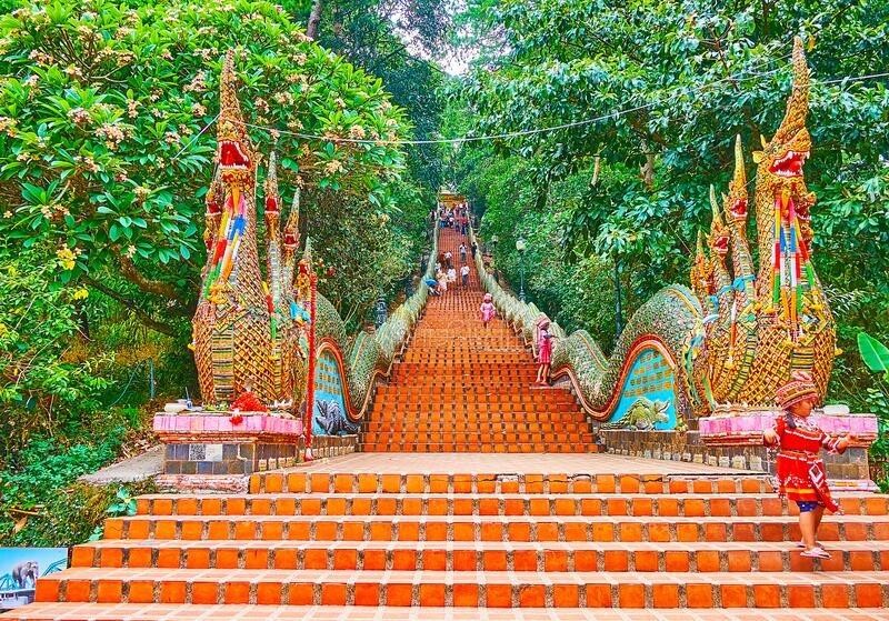 Đường lên chùa Wat Phrathat Doi Suthep